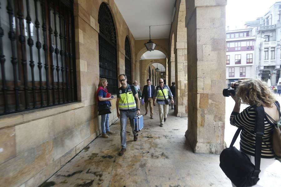 Fotos Registran El Ayuntamiento De Oviedo En Una Operaci N Por Ama Os